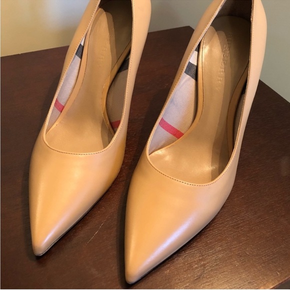 Burberry “Mawdesley” Tan Leather Heels - Picture 4 of 10